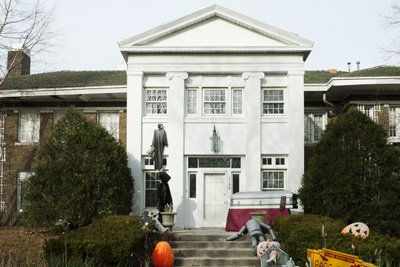2100 Pratt
